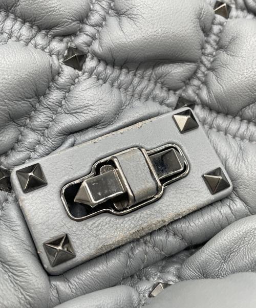 VALENTINO GARAVANI（ヴァレンティノ・ガラヴァーニ）VALENTINO GARAVANI (ヴァレンティノ・ガラヴァーニ) ショルダーバッグ グレーの古着・服飾アイテム