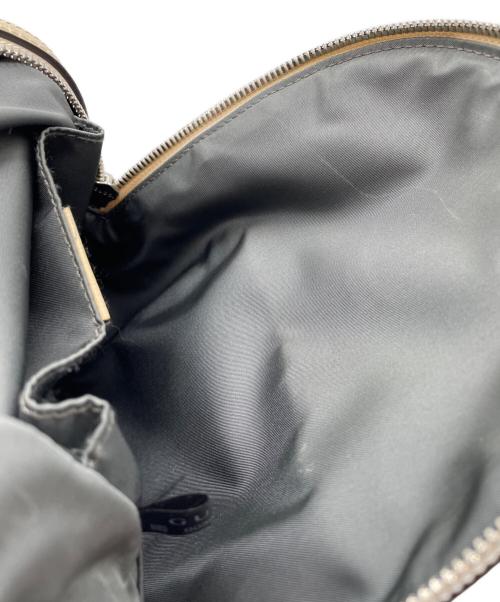 GUCCI（グッチ）GUCCI (グッチ) オフザグリッド ボディバッグ グレー×ベージュの古着・服飾アイテム