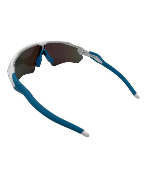 OAKLEY（オークリー）OAKLEY (オークリー) サングラス ホワイト×ブルーの古着・服飾アイテム