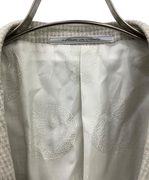 GIANNI VERSACE（ジャンニ・ヴェルサーチ）GIANNI VERSACE (ジャンニ・ヴェルサーチ) GIANNI VERSACE　2Bジャケット　裏地メデューサ イタリア製 90s ベージュ×グレー サイズ:52の古着・服飾アイテム