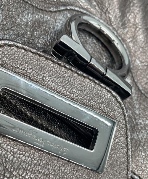 Salvatore Ferragamo（サルヴァトーレ フェラガモ）Salvatore Ferragamo (サルヴァトーレ フェラガモ) ハンドバッグ ブラウンの古着・服飾アイテム
