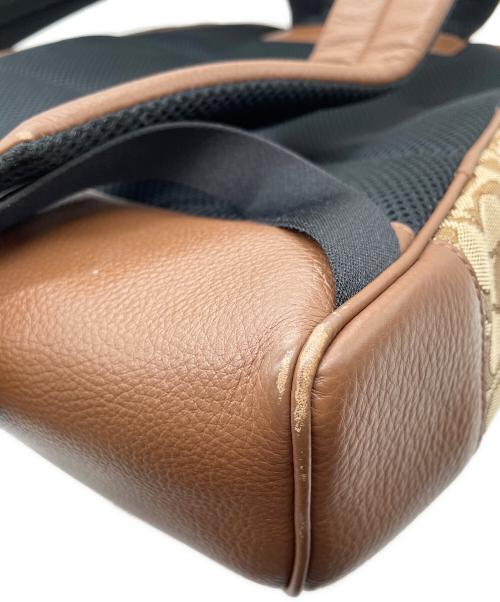 COACH（コーチ）COACH (コーチ) COACH　シグネチャー　リュック ブラウンの古着・服飾アイテム