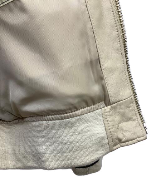 AVIREX（アヴィレックス）AVIREX (アヴィレックス) AVIREX　ライトシネチャーバーシティジャケット　レザージャケット アイボリー サイズ:Sの古着・服飾アイテム