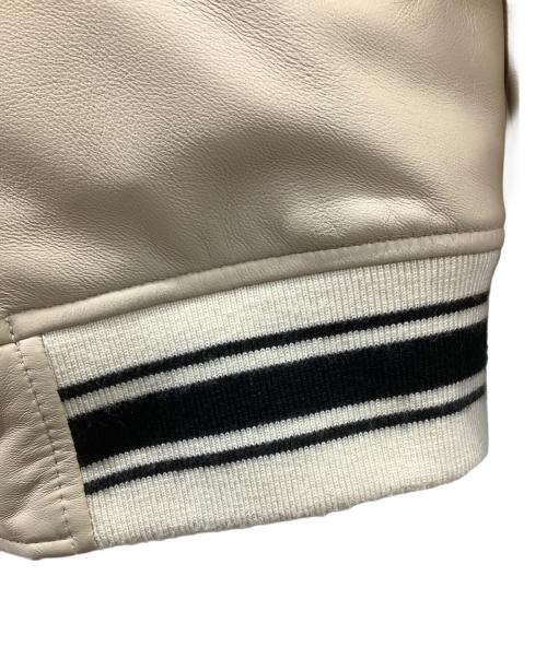 AVIREX（アヴィレックス）AVIREX (アヴィレックス) AVIREX　ライトシネチャーバーシティジャケット　レザージャケット アイボリー サイズ:Sの古着・服飾アイテム