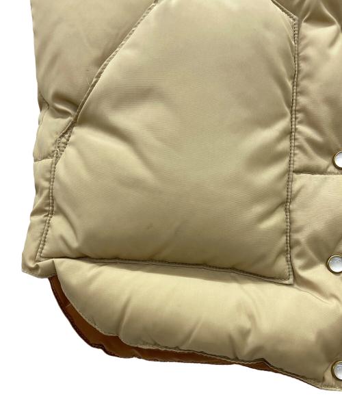 RockyMountainFeatherBed（ロッキーマウンテンフェザーベッド）RockyMountainFeatherBed (ロッキーマウンテンフェザーベッド) ダウンベスト ベージュ サイズ:7/8の古着・服飾アイテム