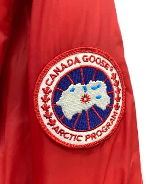 CANADA GOOSE（カナダグース）CANADA GOOSE (カナダグース) CANADA GOOSE　	LODGE HOODY　ダウンジャケット レッド サイズ:Mの古着・服飾アイテム