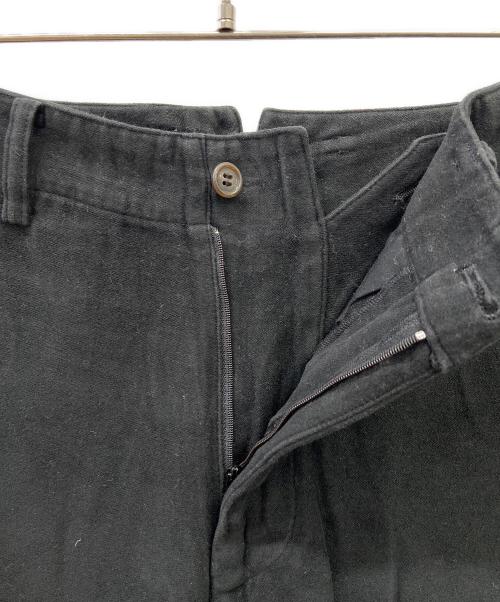 ISSEY MIYAKE（イッセイミヤケ）ISSEY MIYAKE (イッセイミヤケ) トラウザーパンツ ブラック サイズ:2の古着・服飾アイテム
