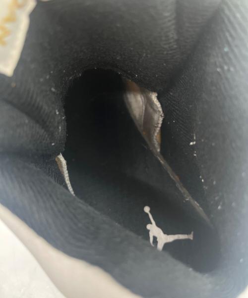 NIKE（ナイキ）NIKE (ナイキ) ハイカットスニーカー ホワイト×ゴールド サイズ:28の古着・服飾アイテム