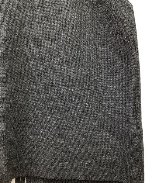 kurashi&trips publishing（クラシアンドトリップス パブリッシング）KURASHI&Trips PUBLISHING (クラシアンドトリップス パブリッシング) バックリボンニットベスト グレー サイズ:FREEの古着・服飾アイテム