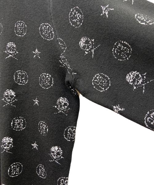 G/FORM（ジーフォーム）G/FORM (ジーフォーム) ベアブリックパターンニット ホワイト×ブラック サイズ:M 未使用品の古着・服飾アイテム