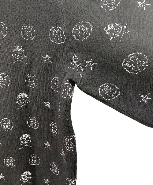 G/FORM（ジーフォーム）G/FORM (ジーフォーム) ベアブリックパターンニット ホワイト×ブラック サイズ:M 未使用品の古着・服飾アイテム