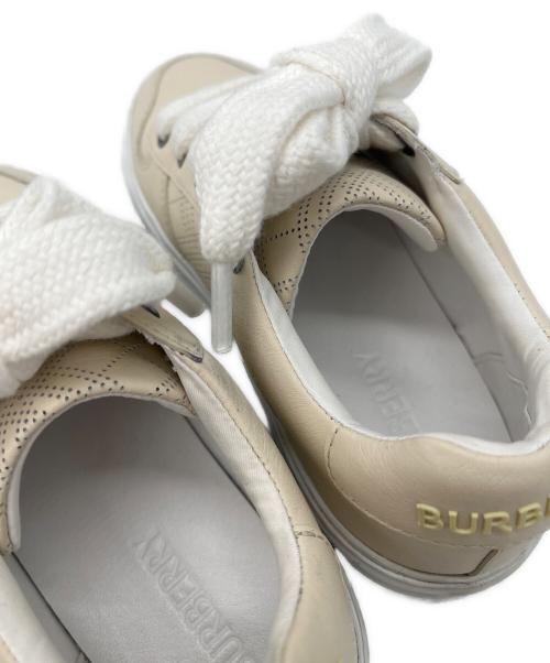BURBERRY（バーバリー）BURBERRY (バーバリー) Kids Noah Trainers ベージュ×ホワイト サイズ:31の古着・服飾アイテム