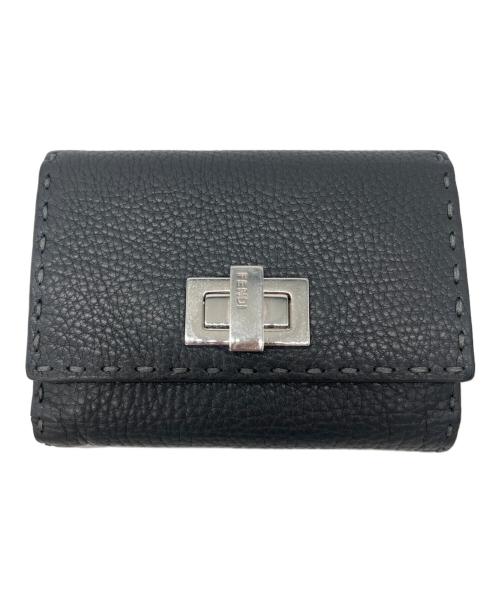 FENDI（フェンディ）FENDI (フェンディ) ターンロック2つ折り財布 グレーの古着・服飾アイテム