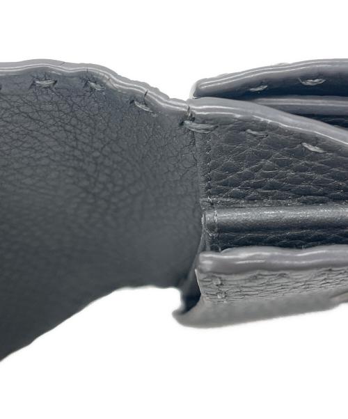 FENDI（フェンディ）FENDI (フェンディ) ターンロック2つ折り財布 グレーの古着・服飾アイテム