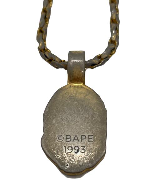A BATHING APE（ア ベイシング エイプ）A BATHING APE (ア ベイシング エイプ) A BATHING APE 　Rhinestone Ape Head Necklace ゴールドの古着・服飾アイテム