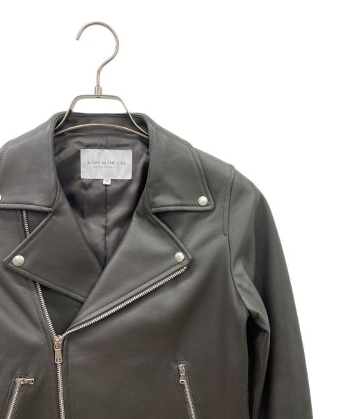 a day in the life（ア デイ イン ザ ライフ）a day in the life (ア デイ イン ザ ライフ) A DAY IN THE LIFE　ラムレザージャケット グレー サイズ:36の古着・服飾アイテム