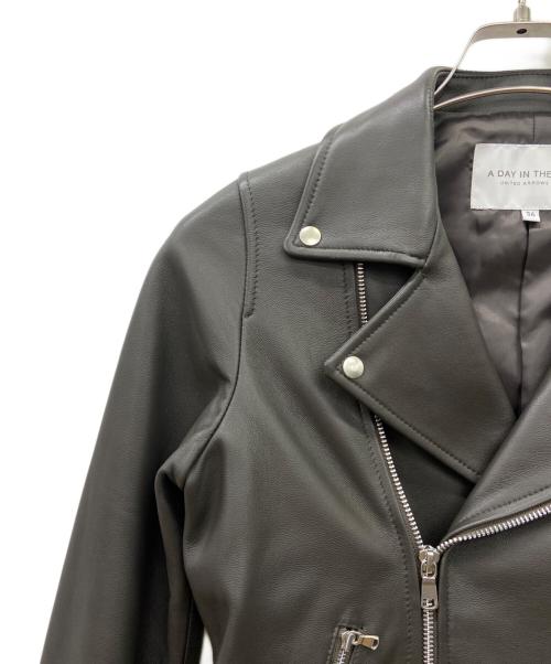 a day in the life（ア デイ イン ザ ライフ）a day in the life (ア デイ イン ザ ライフ) A DAY IN THE LIFE　ラムレザージャケット グレー サイズ:36の古着・服飾アイテム