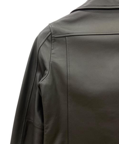 a day in the life（ア デイ イン ザ ライフ）a day in the life (ア デイ イン ザ ライフ) A DAY IN THE LIFE　ラムレザージャケット グレー サイズ:36の古着・服飾アイテム