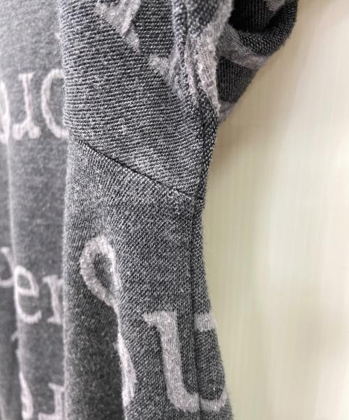 SUPREME（シュプリーム）Supreme (シュプリーム) ジャガードロゴクルーネック グレー×ブラック サイズ:Sの古着・服飾アイテム