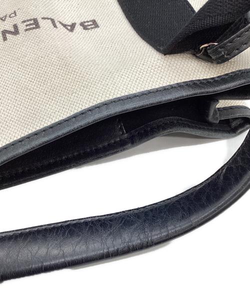 BALENCIAGA（バレンシアガ）BALENCIAGA (バレンシアガ) BALENCIAGA　カバスXS　トートバッグ アイボリー×ブラックの古着・服飾アイテム