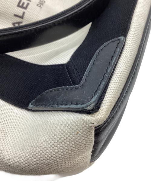 BALENCIAGA（バレンシアガ）BALENCIAGA (バレンシアガ) BALENCIAGA　カバスXS　トートバッグ アイボリー×ブラックの古着・服飾アイテム