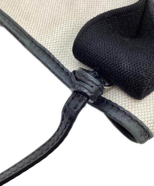 BALENCIAGA（バレンシアガ）BALENCIAGA (バレンシアガ) BALENCIAGA　カバスXS　トートバッグ アイボリー×ブラックの古着・服飾アイテム