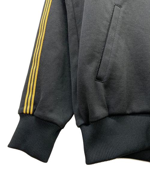 adidas（アディダス）adidas (アディダス) トラックジャケット ブラック×ゴールド サイズ:90-4の古着・服飾アイテム