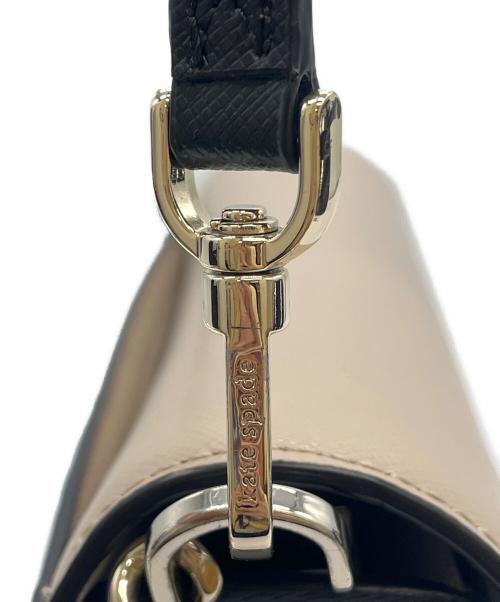Kate Spade（ケイトスペード）Kate Spade (ケイトスペード) ショルダーバッグ ベージュ×ホワイトの古着・服飾アイテム
