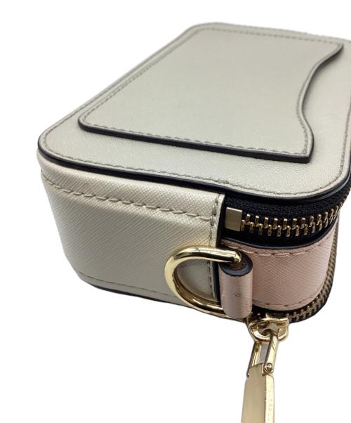 MARC JACOBS（マークジェイコブズ）MARC JACOBS (マークジェイコブズ) MARC JACOBS 　スナップショット　2WAYショルダーバッグ ベージュ×ピンクの古着・服飾アイテム