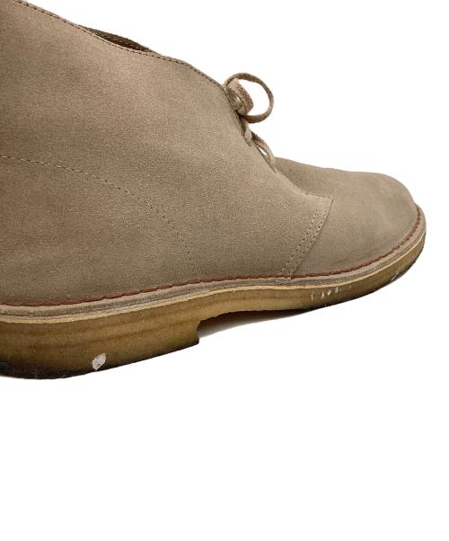 CLARKS（クラークス）CLARKS (クラークス) チャッカーブーツ ベージュ サイズ:27cmの古着・服飾アイテム