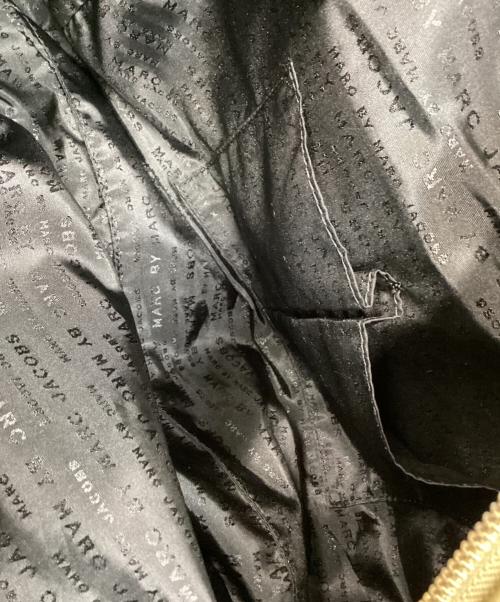 Marc by Marc Jacobs（マークバイマークジェイコブス）Marc by Marc Jacobs (マークバイマークジェイコブス) Marc by Marc Jacobs　ハンドバッグ カーキの古着・服飾アイテム
