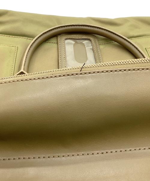 Marc by Marc Jacobs（マークバイマークジェイコブス）Marc by Marc Jacobs (マークバイマークジェイコブス) Marc by Marc Jacobs　ハンドバッグ カーキの古着・服飾アイテム