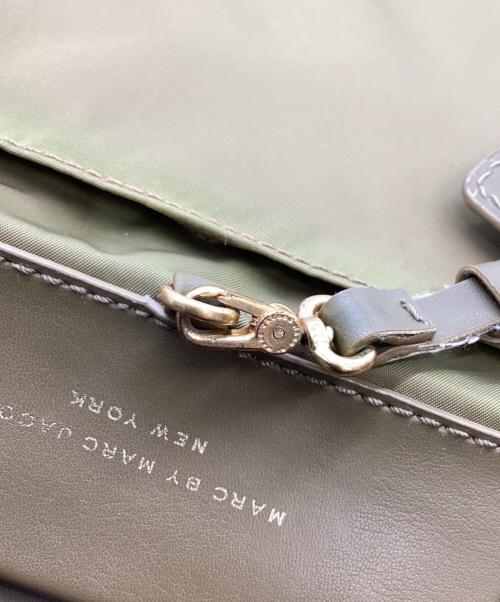 Marc by Marc Jacobs（マークバイマークジェイコブス）Marc by Marc Jacobs (マークバイマークジェイコブス) Marc by Marc Jacobs　ハンドバッグ カーキの古着・服飾アイテム