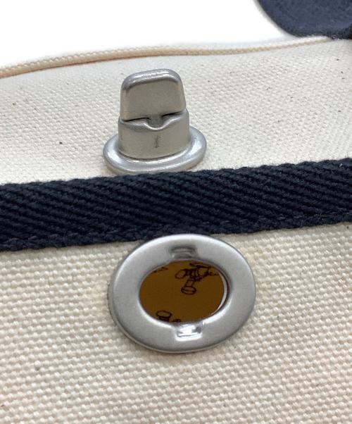 信三郎鞄（シンザブロウカバン）信三郎鞄 (シンザブロウカバン) 鉄腕アトム (テツワンアトム) 信三郎鞄　鉄腕アトム　ハンドバッグ ベージュ×ブラックの古着・服飾アイテム