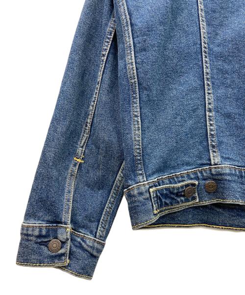 LEVI'S（リーバイス）LEVI'S (リーバイス) デニムトラッカージャケット インディゴ サイズ:Mの古着・服飾アイテム
