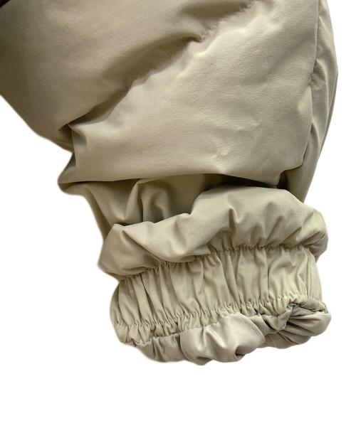 adidas（アディダス）adidas (アディダス) ダウンジャケット アイボリー サイズ:Sの古着・服飾アイテム