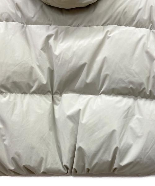 adidas（アディダス）adidas (アディダス) ダウンジャケット アイボリー サイズ:Sの古着・服飾アイテム