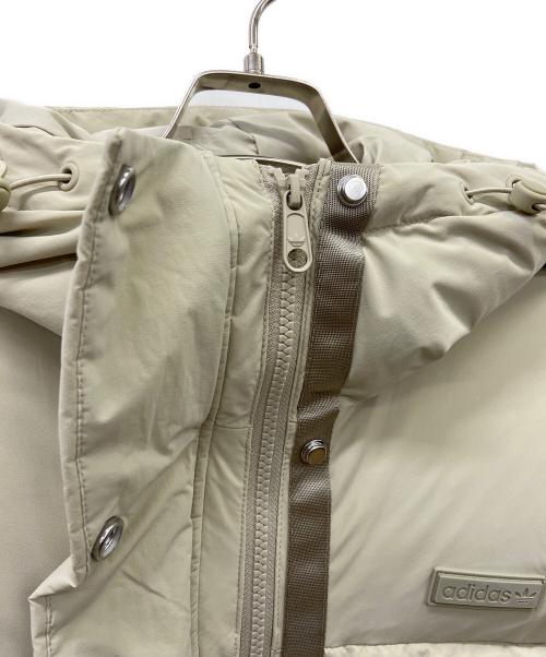 adidas（アディダス）adidas (アディダス) ダウンジャケット アイボリー サイズ:Sの古着・服飾アイテム