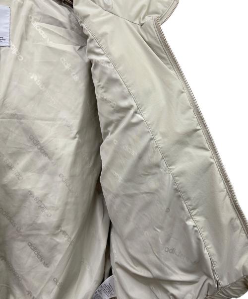 adidas（アディダス）adidas (アディダス) ダウンジャケット アイボリー サイズ:Sの古着・服飾アイテム