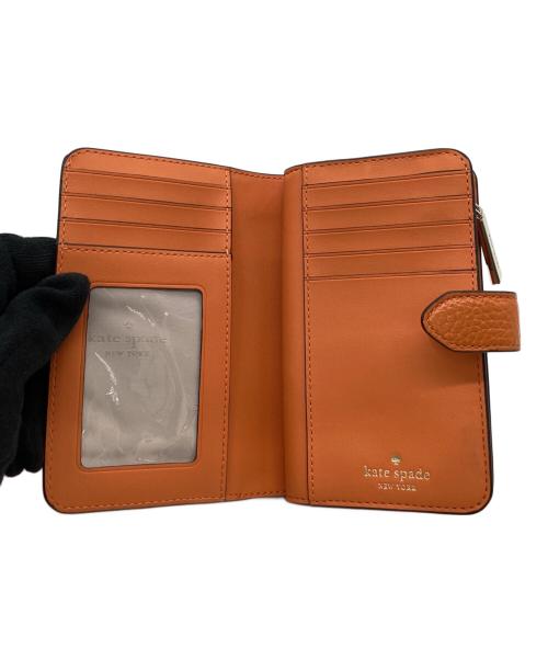 Kate Spade（ケイトスペード）Kate Spade (ケイトスペード) Kate Spade　レナ ミディアム コンパクト バイフォールド ウォレット オレンジの古着・服飾アイテム