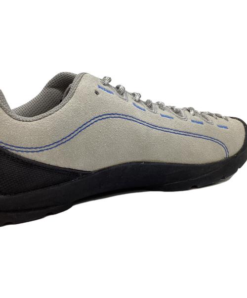 KEEN（キーン）KEEN (キーン) KEEN　JASPER　スニーカー グレーバイオレット×ブリリアントブルー サイズ:26.5ｃｍの古着・服飾アイテム