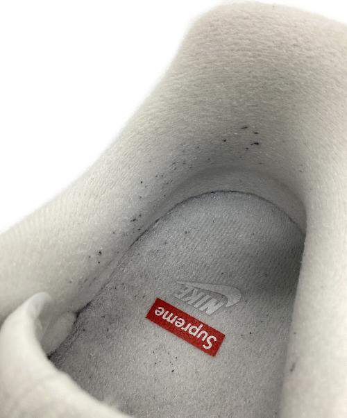 NIKE（ナイキ）NIKE (ナイキ) Supreme (シュプリーム) NIKE　Supreme　AIRFORCE1 LOW　スニーカー ホワイト サイズ:26.5ｃｍの古着・服飾アイテム