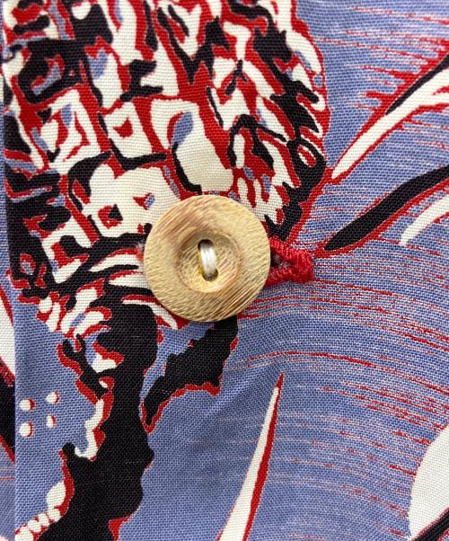 WIND AND SEA（ウィンダンシー）WIND AND SEA (ウィンダンシー) Sun Surf (サンサーフ) アロハシャツ グレー×レッド サイズ:Sの古着・服飾アイテム