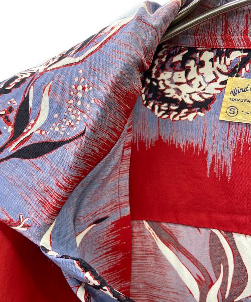 WIND AND SEA（ウィンダンシー）WIND AND SEA (ウィンダンシー) Sun Surf (サンサーフ) アロハシャツ グレー×レッド サイズ:Sの古着・服飾アイテム