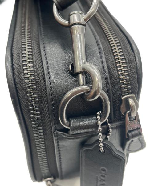 COACH（コーチ）COACH (コーチ) ボディバッグ ホワイト×ブラックの古着・服飾アイテム