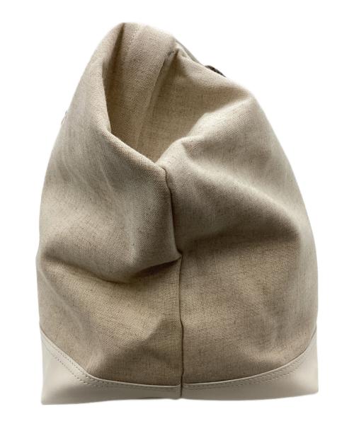 TRAVER（トレヴァー）TRAVER (トレヴァー) TRAVER　ガーメントバッグ アイボリーの古着・服飾アイテム