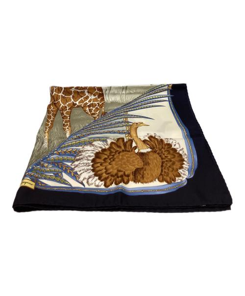 Salvatore Ferragamo（サルヴァトーレ フェラガモ）Salvatore Ferragamo (サルヴァトーレ フェラガモ) Salvatore Ferragamo　キリン　大判シルクスカーフ ホワイト×ブラックの古着・服飾アイテム