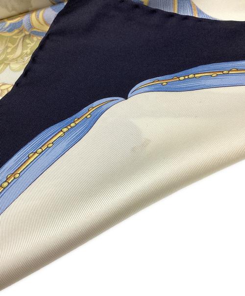 Salvatore Ferragamo（サルヴァトーレ フェラガモ）Salvatore Ferragamo (サルヴァトーレ フェラガモ) Salvatore Ferragamo　キリン　大判シルクスカーフ ホワイト×ブラックの古着・服飾アイテム