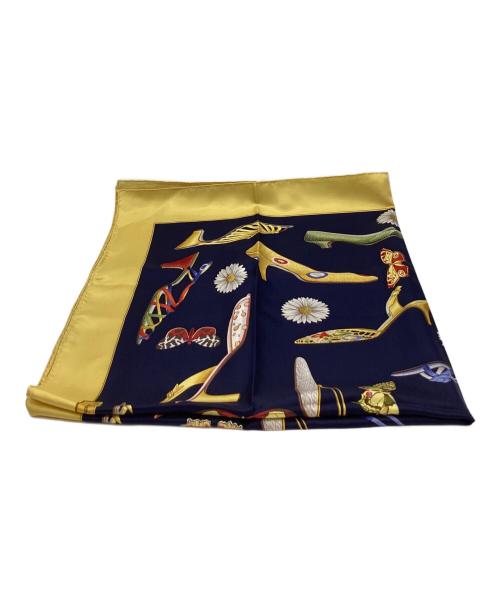 Salvatore Ferragamo（サルヴァトーレ フェラガモ）Salvatore Ferragamo (サルヴァトーレ フェラガモ) Salvatore Ferragamo　パンプス　大判シルクスカーフ イエロー×ネイビーの古着・服飾アイテム