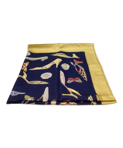 Salvatore Ferragamo（サルヴァトーレ フェラガモ）Salvatore Ferragamo (サルヴァトーレ フェラガモ) Salvatore Ferragamo　パンプス　大判シルクスカーフ イエロー×ネイビーの古着・服飾アイテム